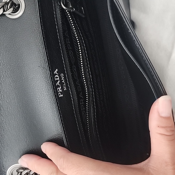 Authentic Prada cross body bag - Picture 3 of 3